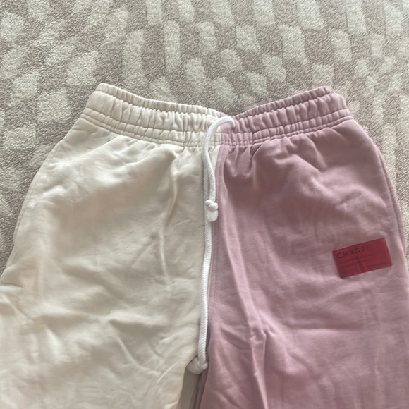 SET of CHNGE Split Color Sweat Suit - Picture 4 of 11